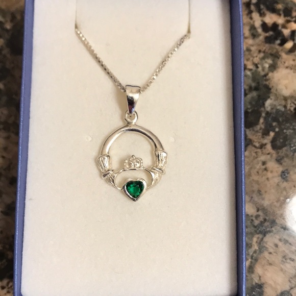 STERLING SILVER CLADDAGH PENDANT W/GREEN CRYSTAL - Picture 3 of 7